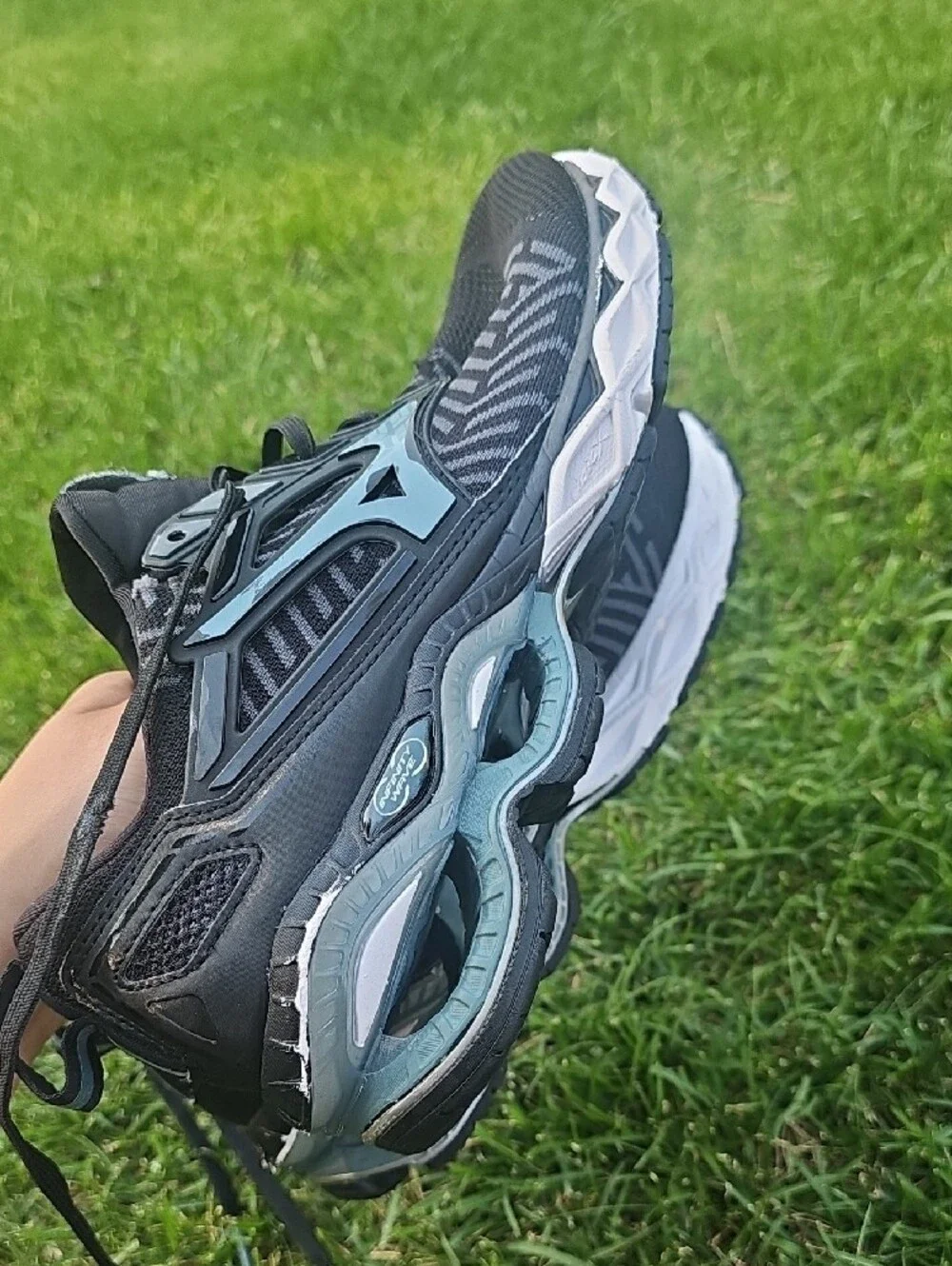 Mizuno Knit Infinity Wave Breathable Smooth Ride Black & Silver Running Shoe R4